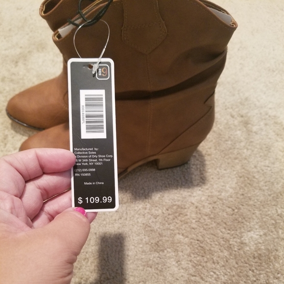 Tan boots - Picture 2 of 4